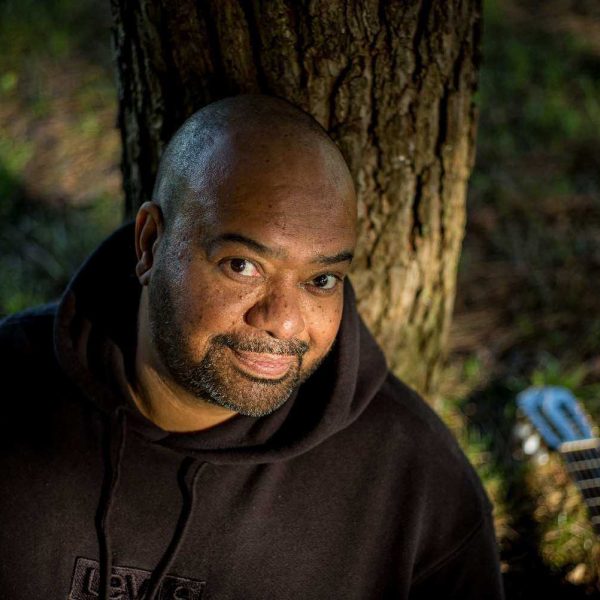 eThree Survivors: Paulo Flores, Emmanuel Jal, Lágbájá