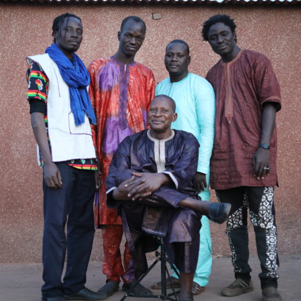 Video Premiere: Sidi Touré Goes Electric With "Heyyeya"