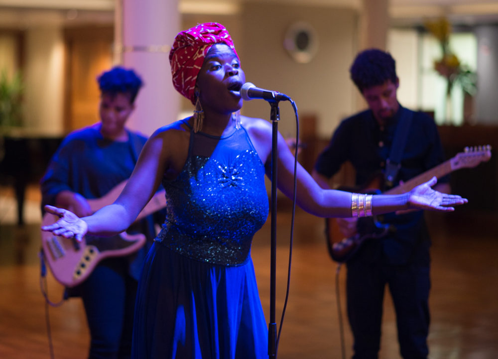 Fatou Diakite, live in Praia. (BE)