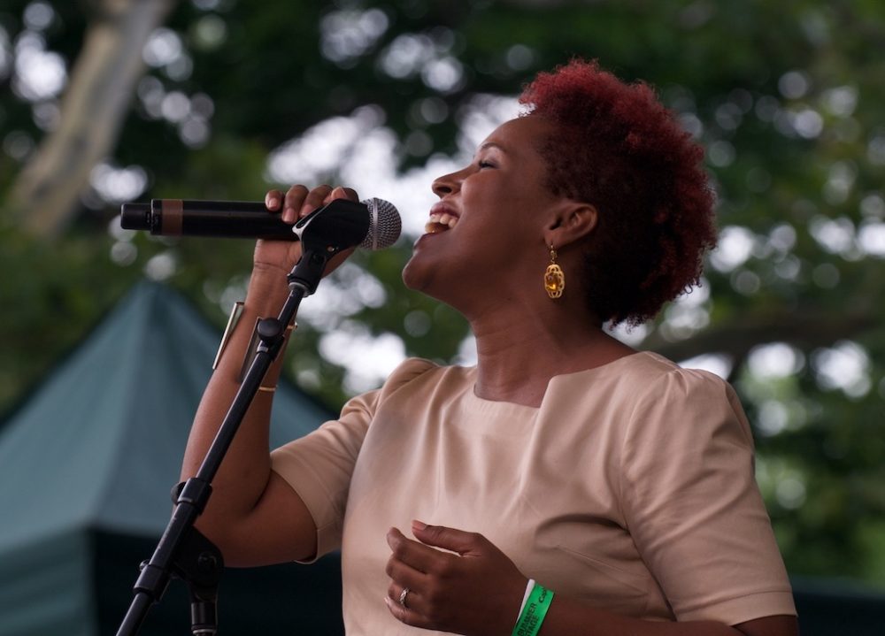 Jenifer Solidade in Central Park, 2015 (BE)