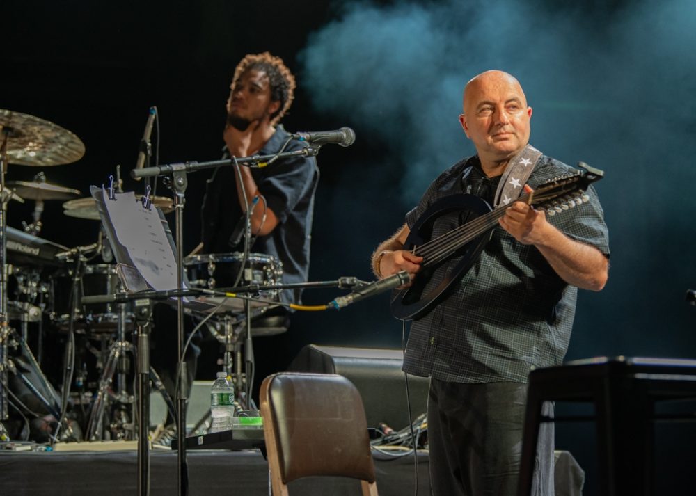 The band included an electric mondol